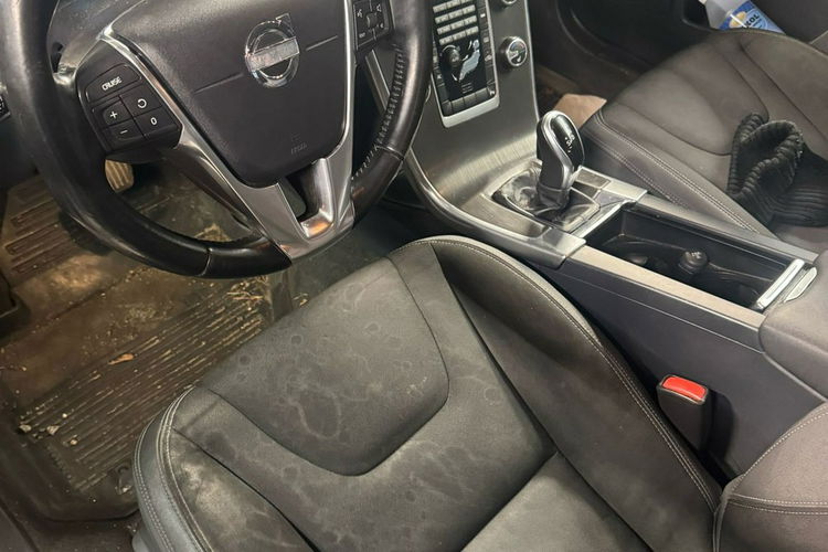 Volvo XC 60 Lift 2.0d4 automat 163KM ledy skóry kamera Navi panorama zamina gwar zdjęcie 3