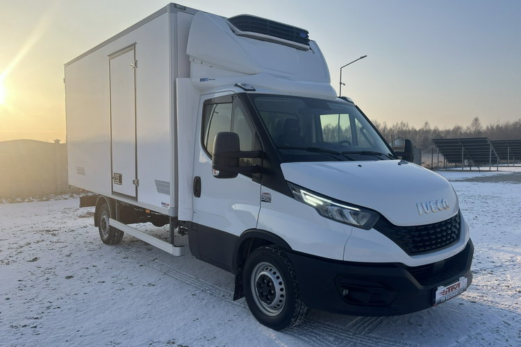 Iveco Daily 35S18 Chłodnia Carrier -29 C/+29 C + (230V) GWARANCJA 3.0/180KM zdjęcie 1