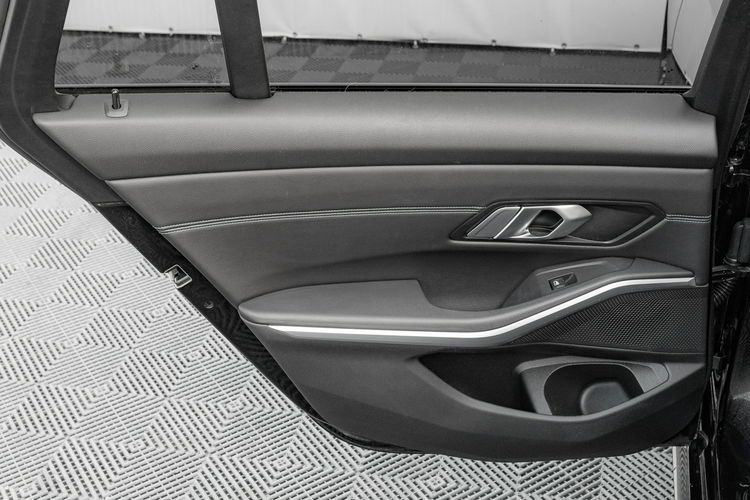 BMW 318 WD5677R#318d mHEV M Sport Podgrz.f Cz.park LED Salon PL VAT23% zdjęcie 25