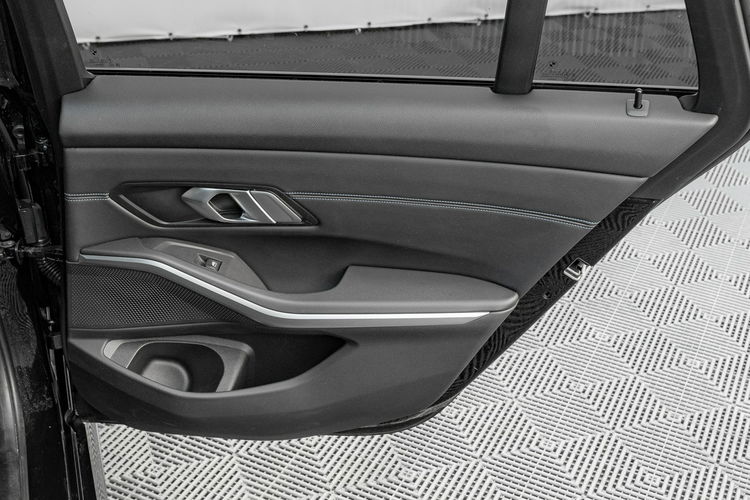 BMW 318 WD5677R#318d mHEV M Sport Podgrz.f Cz.park LED Salon PL VAT23% zdjęcie 31