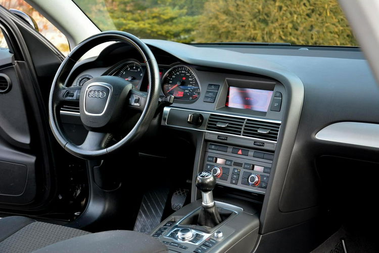 Audi A6 2.4 V6 (177KM) 140 tys. Przebieg Bi-xenon Klimatronic Navi Piękna zdjęcie 19