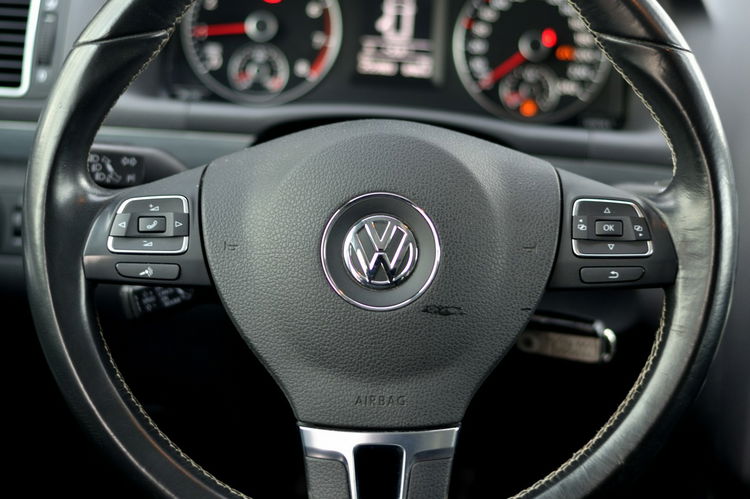 Volkswagen Touran 1.4 TSI 140KM 7-osobowy dobra wersja zdjęcie 9