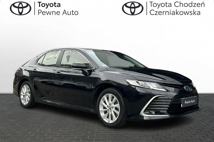 Toyota Camry 2.5 HSD 218KM COMFORT, salon Polska, gwarancja, FV23% zdjęcie 7