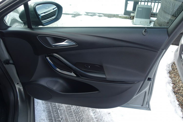 Astra Opel Astra K 2017 1.4 benzyna 150 km automat ksenon grzane fotele zdjęcie 16
