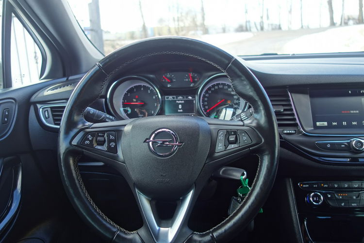 Astra Opel Astra K 2017 1.4 benzyna 150 km automat ksenon grzane fotele zdjęcie 26