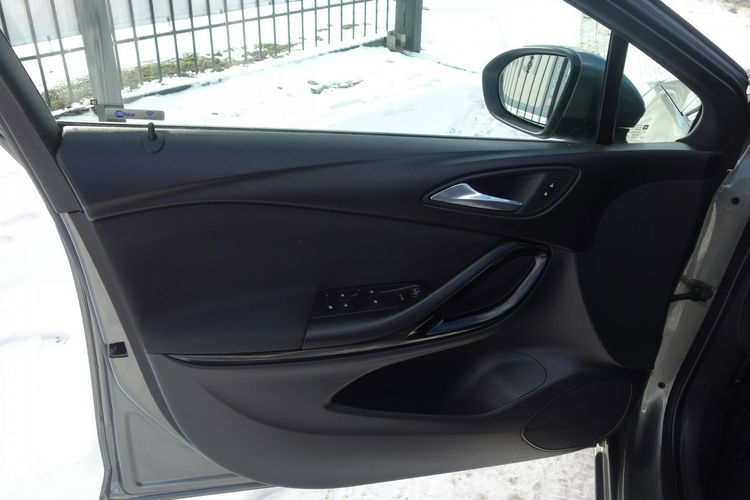 Astra Opel Astra K 2017 1.4 benzyna 150 km automat ksenon grzane fotele zdjęcie 9