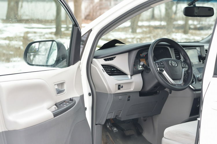 Toyota Sienna 3.5 V6 7-osobowy zdjęcie 10