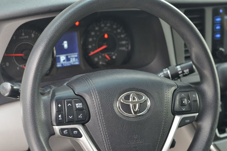 Toyota Sienna 3.5 V6 7-osobowy zdjęcie 11