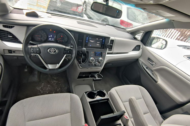 Toyota Sienna 3.5 V6 7-osobowy zdjęcie 16