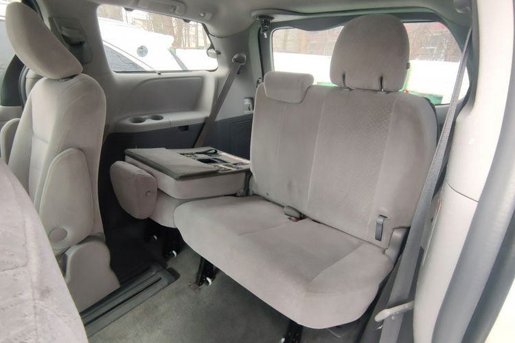 Toyota Sienna 3.5 V6 7-osobowy zdjęcie 17