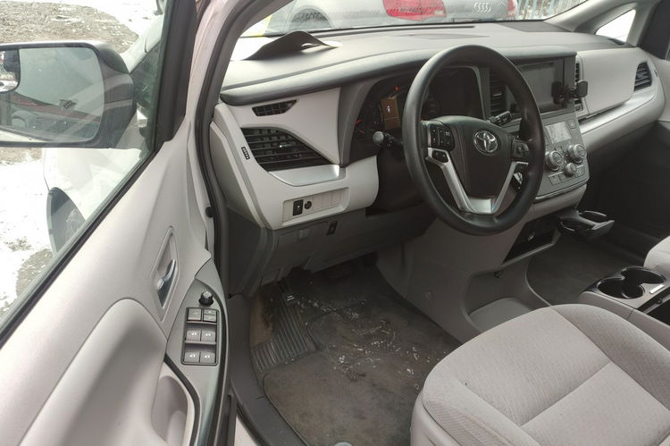 Toyota Sienna 3.5 V6 7-osobowy zdjęcie 23
