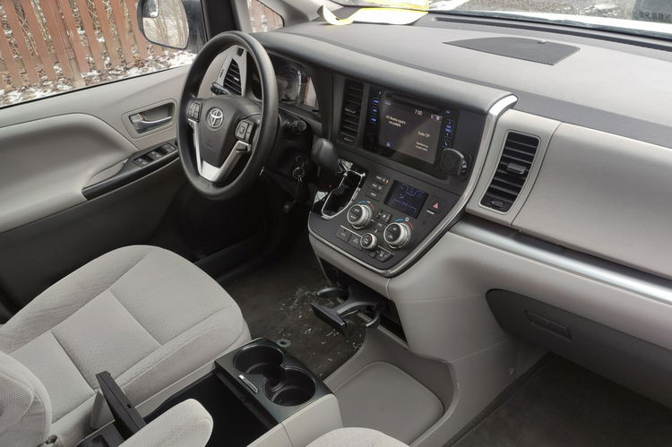 Toyota Sienna 3.5 V6 7-osobowy zdjęcie 8