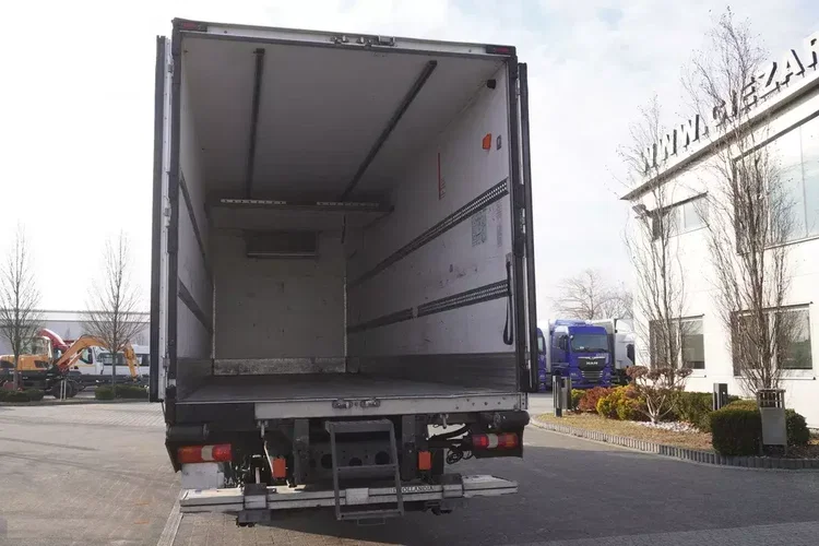 Mercedes Antos 1830 / Chłodnia Lamberet 22 EPAL / Winda Dhollandia 2000 kg zdjęcie 14