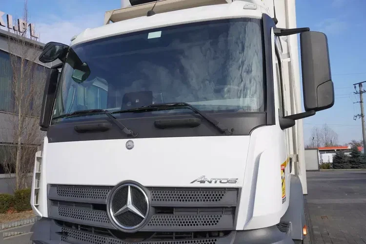 Mercedes Antos 1830 / Chłodnia Lamberet 22 EPAL / Winda Dhollandia 2000 kg zdjęcie 9