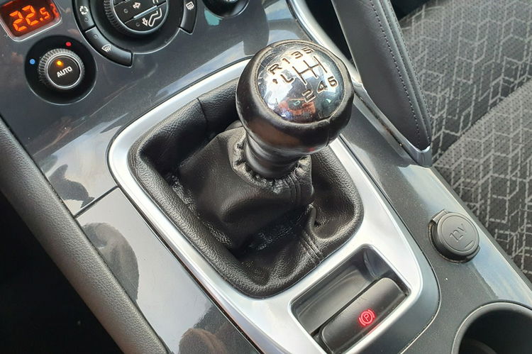 Peugeot 3008 1.6 BlueHDI 120KM # NAVI # Parktronic # Kamera # Panorama # Super Stan zdjęcie 24