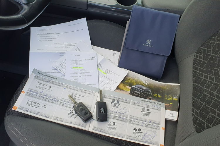 Peugeot 3008 1.6 BlueHDI 120KM # NAVI # Parktronic # Kamera # Panorama # Super Stan zdjęcie 26