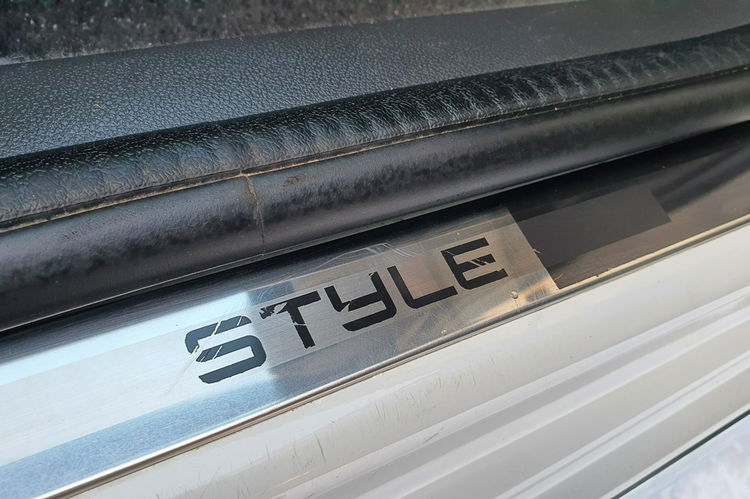 Peugeot 3008 1.6 BlueHDI 120KM # NAVI # Parktronic # Kamera # Panorama # Super Stan zdjęcie 44