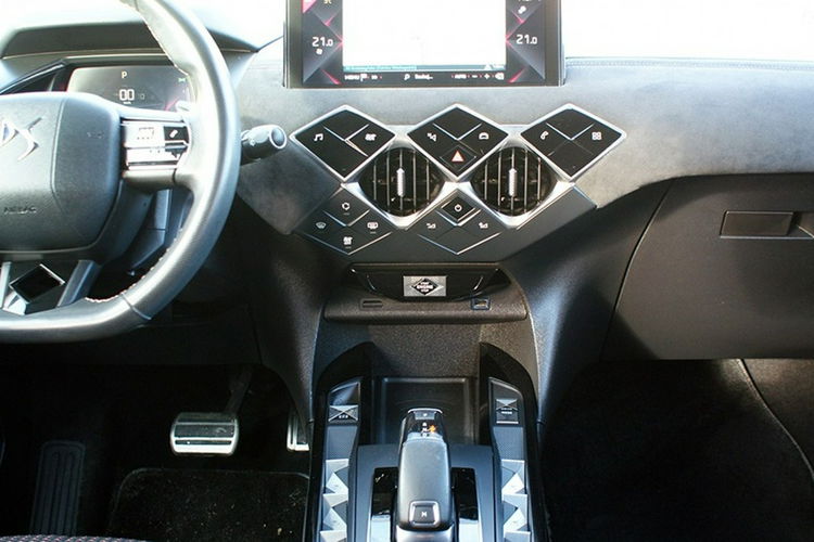 DS Automobiles DS 3 Crossback zdjęcie 19