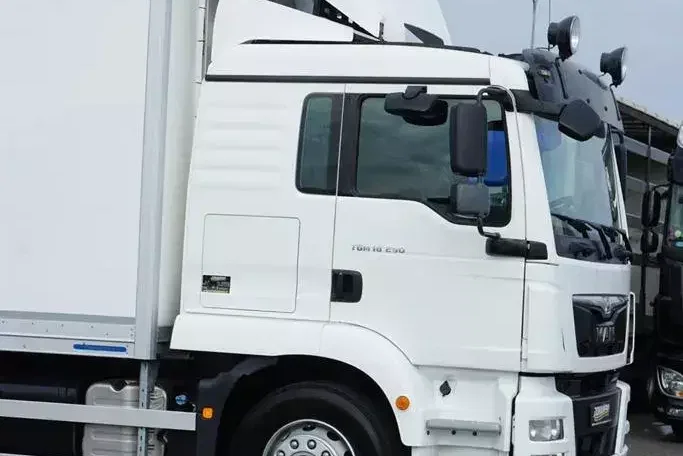 MAN TGM / 18.290 / EURO 6 / CHŁODNIA+ WINDA / 18 PALET / OTWIERANY BOK zdjęcie 25