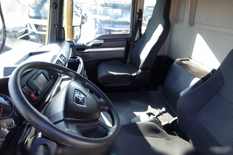 MAN TGS 41.460 / 8x8 / WYWROTKA TYLNOZSYP / AUTOMAT / KH-KIPPER / EURO 6 / 2019 ROK  zdjęcie 33