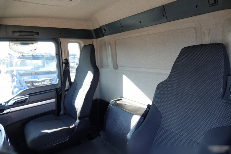 MAN TGS 41.460 / 8x8 / WYWROTKA TYLNOZSYP / AUTOMAT / KH-KIPPER / EURO 6 / 2019 ROK  zdjęcie 34
