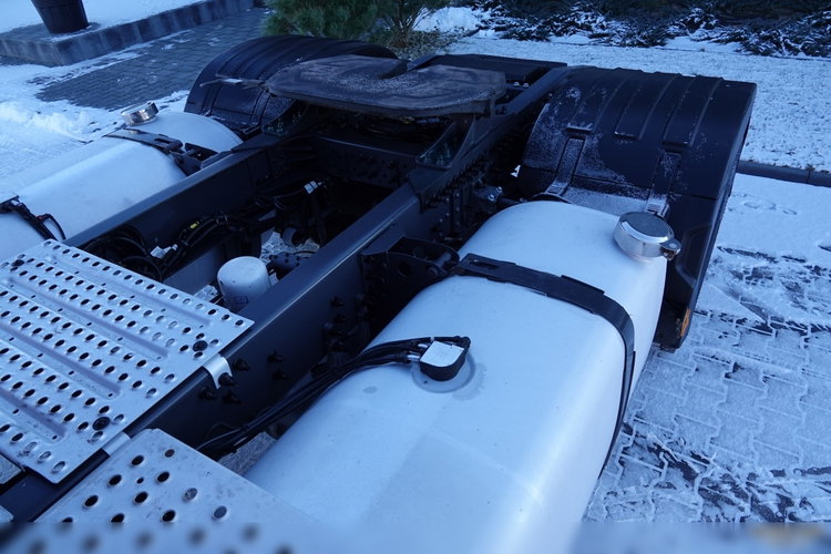 Volvo FH 500 / XXL / KLIMA POSTOJOWA / ALUFELGI / OPONY 100 % zdjęcie 12