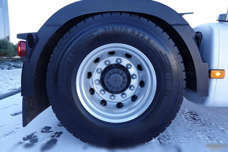 Volvo FH 500 / XXL / KLIMA POSTOJOWA / ALUFELGI / OPONY 100 % zdjęcie 21