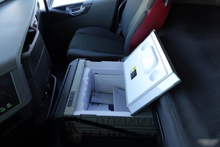 Volvo FH 500 / XXL / KLIMA POSTOJOWA / ALUFELGI / OPONY 100 % zdjęcie 26