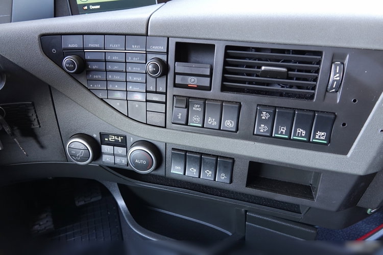 Volvo FH 500 / XXL / KLIMA POSTOJOWA / ALUFELGI / OPONY 100 % zdjęcie 30