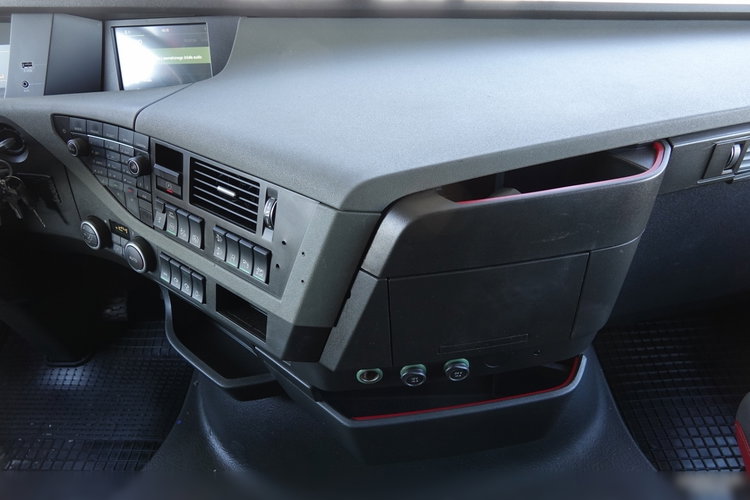 Volvo FH 500 / XXL / KLIMA POSTOJOWA / ALUFELGI / OPONY 100 % zdjęcie 31