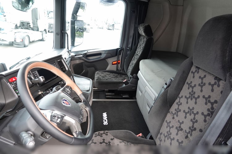 Scania R 450 / RETARDER / HYDRAULIKA / NOWY MODEL / CAŁA NA PODUSZKACH / SPROWADZONA / PO KONTRAKCIE SERWISOWYM  zdjęcie 23