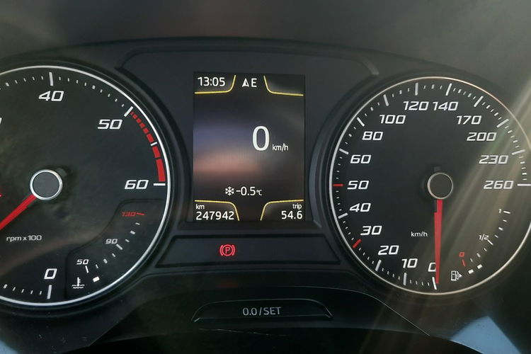 Seat Leon 1.6TDI 110KM Książka Serwisowa Navi Hak Gwarancja 2-właściciel zdjęcie 14