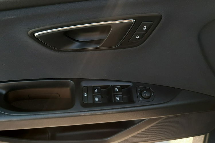 Seat Leon 1.6TDI 110KM Książka Serwisowa Navi Hak Gwarancja 2-właściciel zdjęcie 23