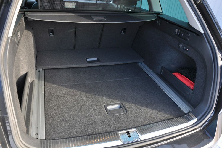 Volkswagen Passat 2.0Tdi 150KM DSG Kamery360 Hak Nawigacja Dealer Gwar zdjęcie 31