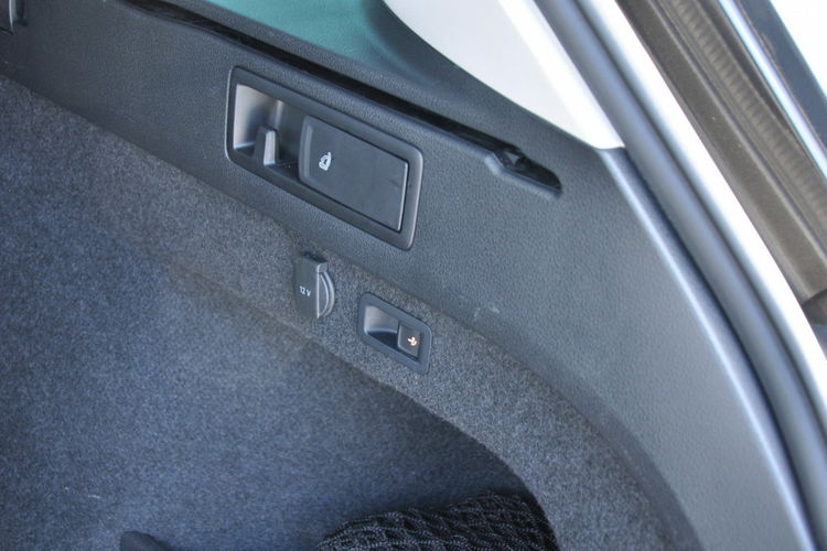 Volkswagen Passat 2.0Tdi 150KM DSG Kamery360 Hak Nawigacja Dealer Gwar zdjęcie 32