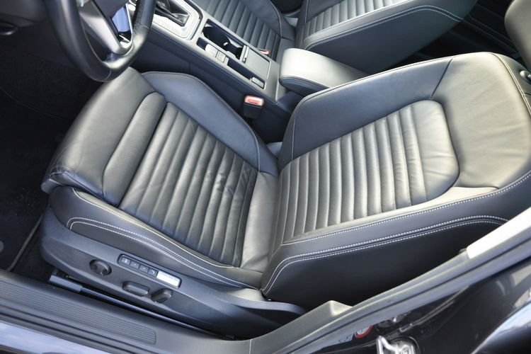 Volkswagen Passat 2.0Tdi 150KM DSG Kamery360 Hak Nawigacja Dealer Gwar zdjęcie 7