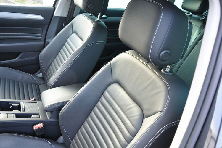 Volkswagen Passat 2.0Tdi 150KM DSG Kamery360 Hak Nawigacja Dealer Gwar zdjęcie 8