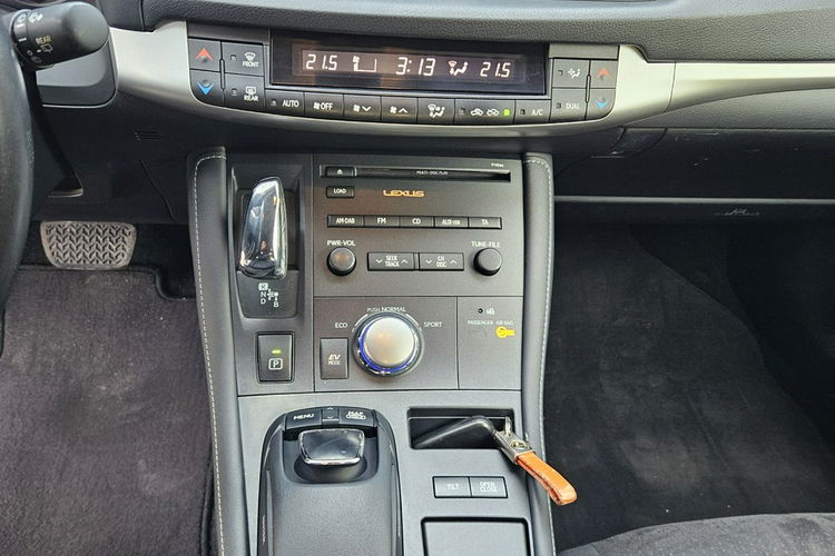 Lexus CT REZERWACJA 136KM Kamera Full LED Alkantara Navi Super Stan Gwarancja zdjęcie 15