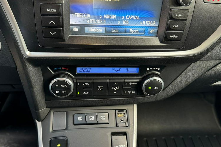 Toyota Auris 1.8 HSD 136KM Kamera Bardzo ładny zdjęcie 12