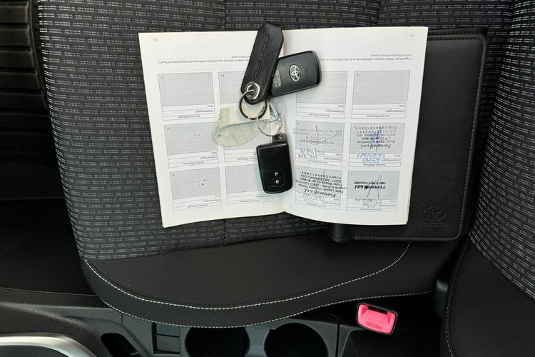 Toyota Auris 1.8 HSD 136KM Kamera Bardzo ładny zdjęcie 15