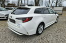 Toyota Corolla 1.8 HSD 136KM Kamera Navi Ledy Distronic Asystenty Full Serwis zdjęcie 6
