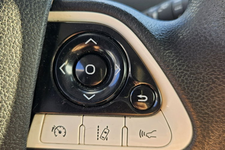 Toyota Prius 1.8 HSD LEDY Kamera Ast. Pasa Radar Keyless Go Gwarancja Super Stan zdjęcie 11
