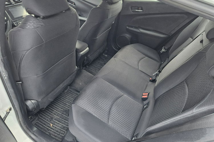 Toyota Prius 1.8 HSD LEDY Kamera Ast. Pasa Radar Keyless Go Gwarancja Super Stan zdjęcie 17