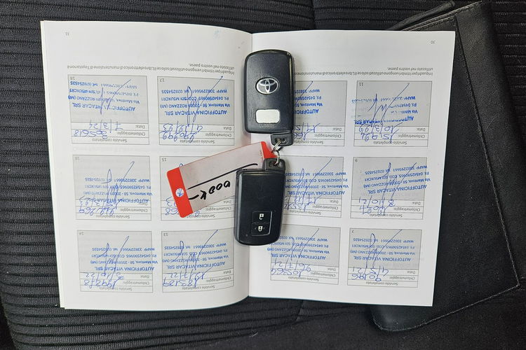 Toyota Prius+ 1.8 HSD 136KM Hand free 7 osobowy Bezwypadkowy zdjęcie 21