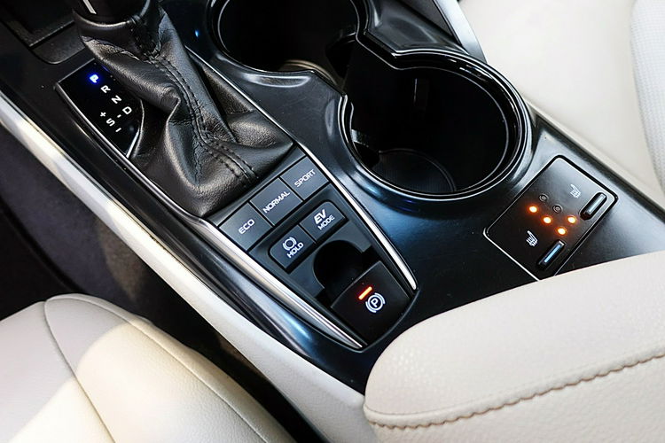 Toyota Camry SKÓRA+El.Fotele GWARANCJA DynamicForce BI-Led+ACC 1wł Kraj Bezwyp F23% 4x2 zdjęcie 22