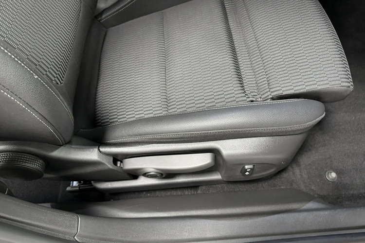 Opel Insignia 2.0 CDTI 170KM Innovation COSMO AppleCar LUXLed Virtual EL klapNiemiec zdjęcie 24