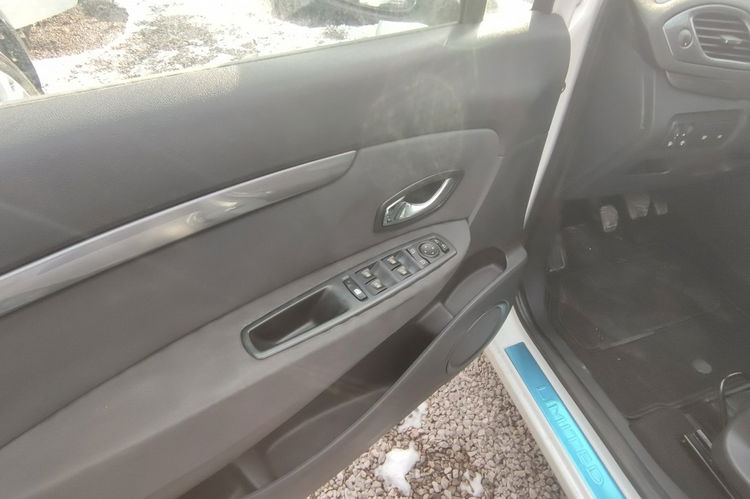 Renault Scenic Limited PoliLift 1.5D 110KM zdjęcie 9