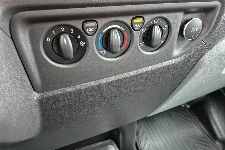 Ford Transit L4H3 69999zł NETTO Brygadówka 6 osób 2.0 TdCi/170KM zdjęcie 25