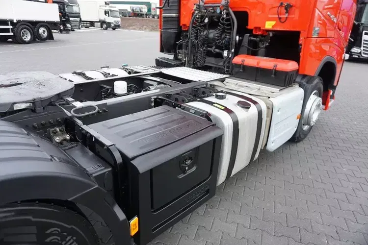 Volvo / FH / 420 / EURO 6 / ACC / PEŁNY ADR / MAŁY PRZEBIEG zdjęcie 14