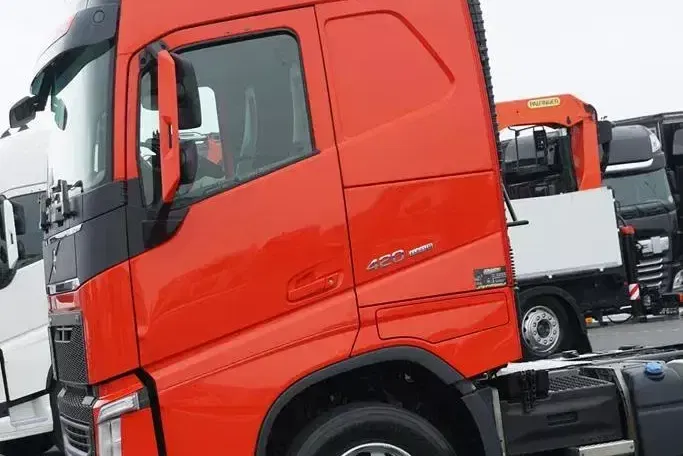 Volvo / FH / 420 / EURO 6 / ACC / PEŁNY ADR / MAŁY PRZEBIEG zdjęcie 25